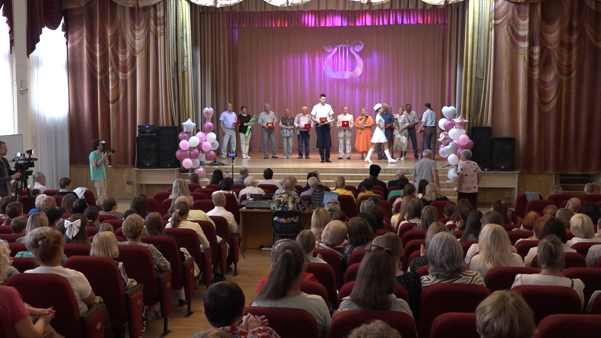В южной столице отметили День семьи концертом "Любящие сердца"