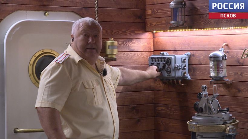 Якорь, штурвал и даже дыхательный аппарат. Военно-морской врач Вадим Потапов создал собственный музей  