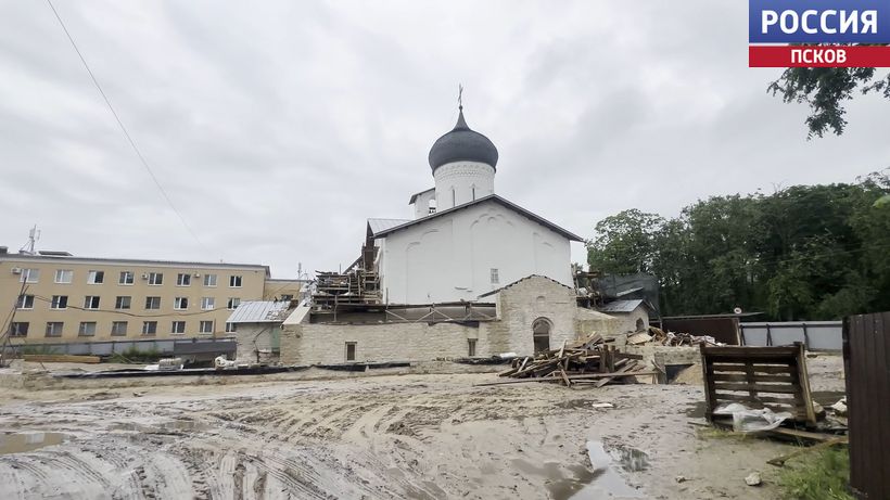 Укрепили фундамент, стены и восстановили утраченное. В Пскове завершается реставрация уникального памятника архитектуры