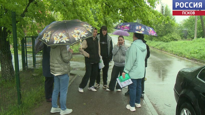 Псковская библиотека Овсище участвует во всероссийской акции "Бегущая книга — 2025"
