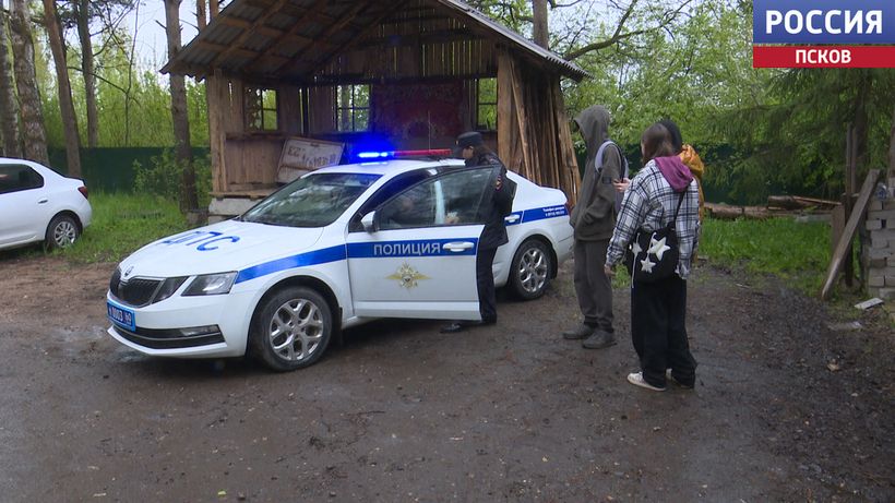Инспекторы и байкеры напомнили юным псковичам о правилах дорожного движения