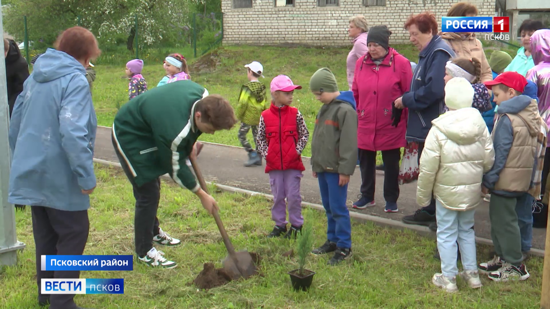 В "Мамином парке" в Тямше высадили Сад памяти