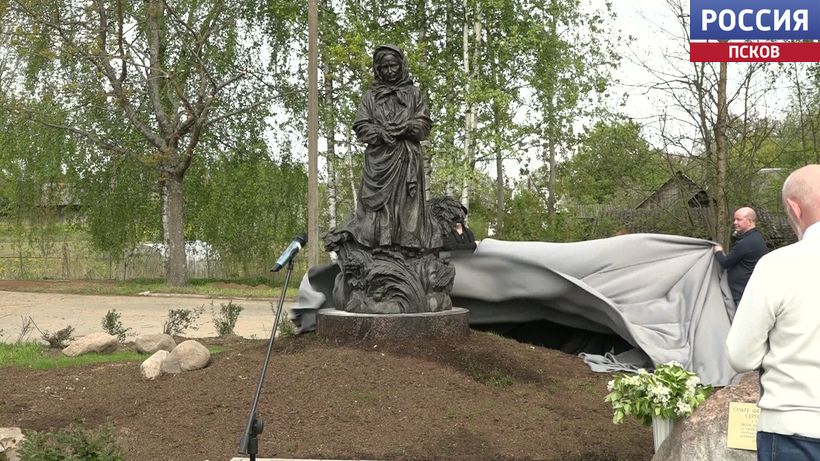 Хранительница народных традиций. В Усвятах установили памятник Ольге Сергеевой