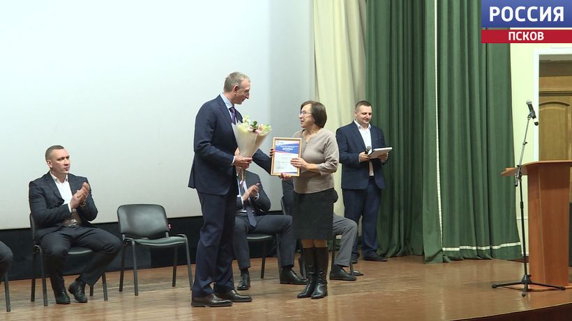 Александр Козловский поздравил Музей народного образования Псковской области с победой в конкурсе