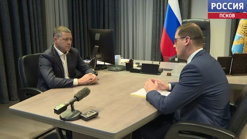 Губернатор Михаил Ведерников и министр Андрей Михеев обсудили реализацию нацпроектов и поддержку бизнеса в Псковской области