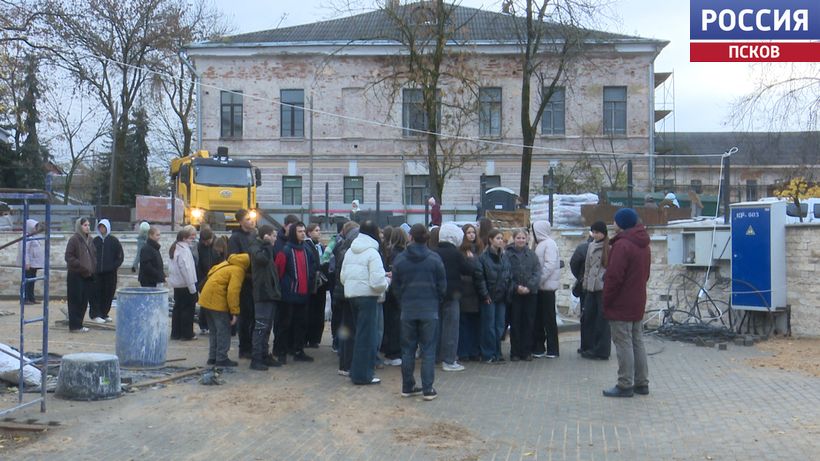 Больше, чем путешествие. Школьники из Великих Лук и Острова познакомились с памятниками псковской архитектурной школы
