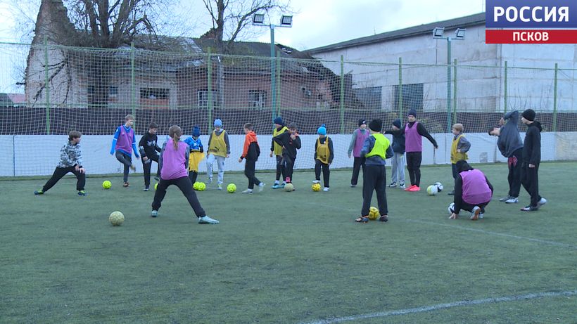 Забили три десятка, не пропустив ни одного. С триумфом вернулись гдовские "Хищники" с всероссийского турнира по футболу