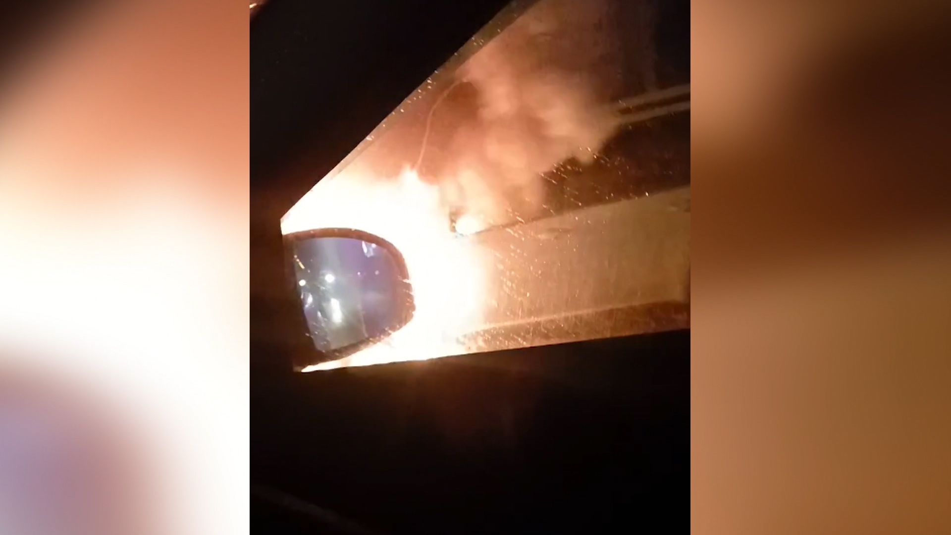 В деревне Уграда ночью горел Nissan 