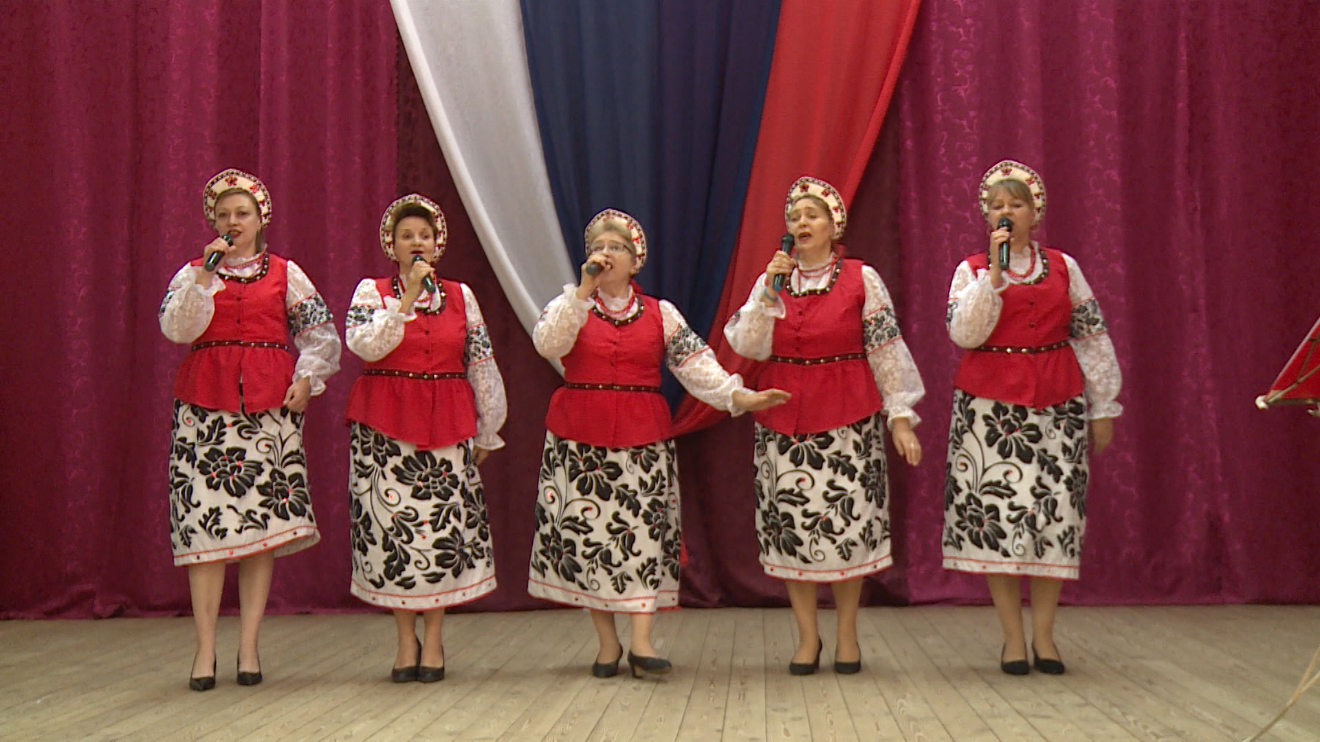 Студенты и преподаватели Идрицкого колледжа готовят праздничный концерт к Дню народного единства