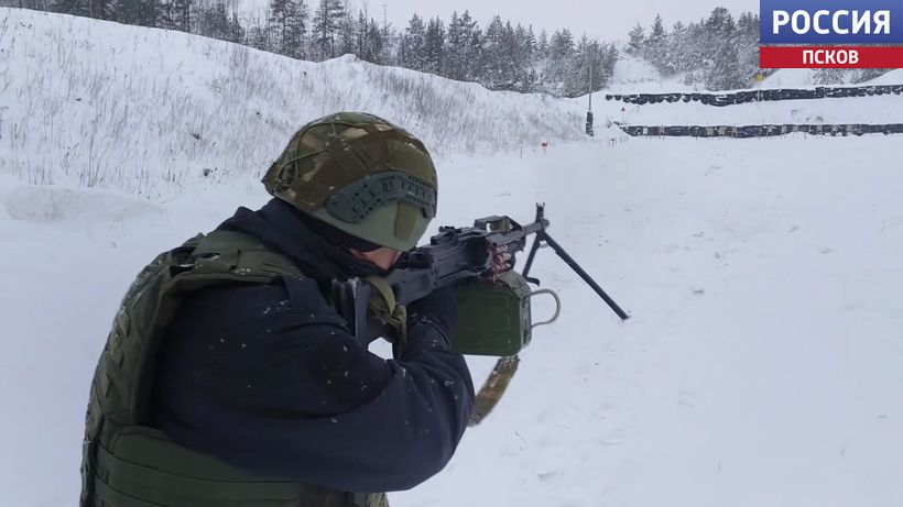 На полигоне Псковского соединения ВДВ продолжаются учения – жителей просят не волноваться 