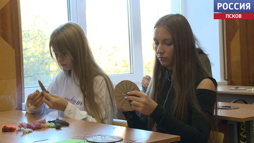 Знакомство с профессиями. В Псковском колледже искусств прошел единый день открытых дверей 