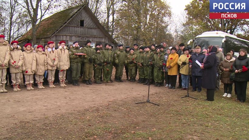 Память жителей сожженных деревень Псковщины почтили сегодня на мемориале в Ланевой Горе