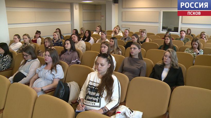 В Псковском перинатальном центре открылась "Школа материнства"