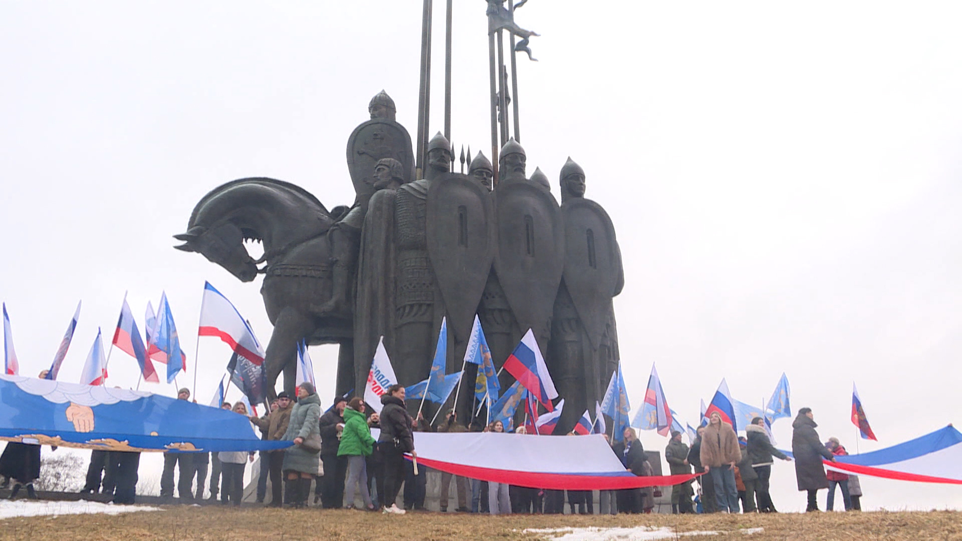 Одиннадцать лет вместе. Как псковичи отметили День воссоединения Крыма с Россией? 