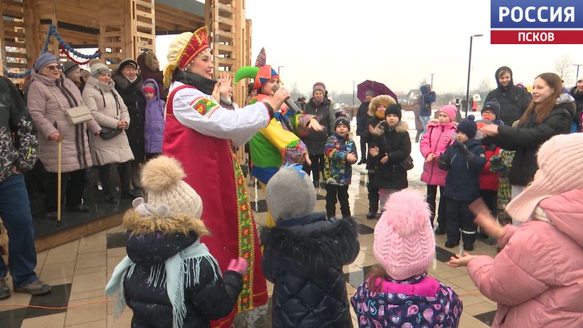 А куда же без блинов. "Вести" вместе с псковичами провожали зиму и кликали весну