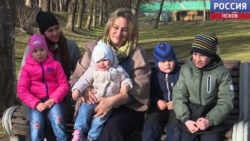 В День братьев и сестер псковички Татьяна и Юлия рассказали, что такое сестринская любовь, и как сохранить это светлое чувство на долгие годы