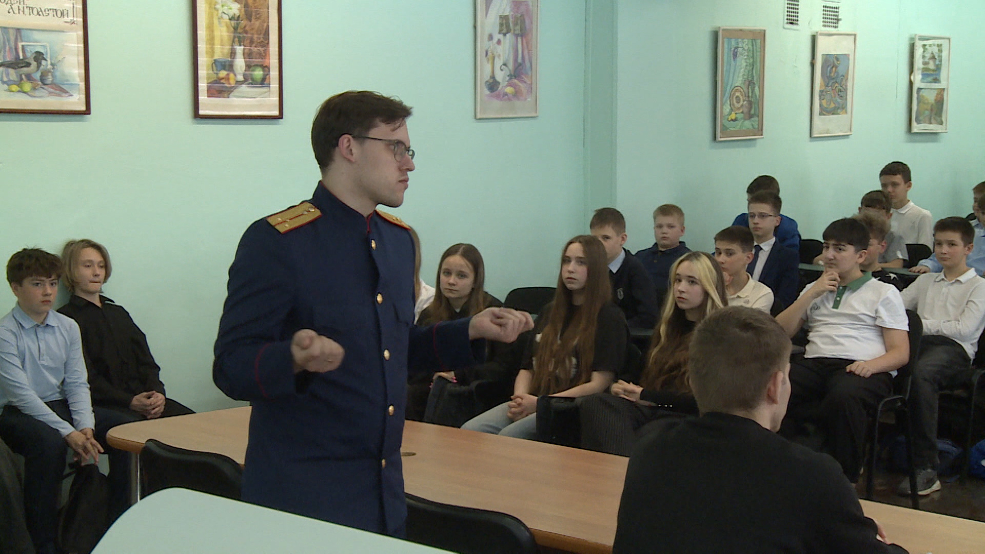 Месяц правовых знаний: школьникам Псковской области рассказывают об их правах и обязанностях