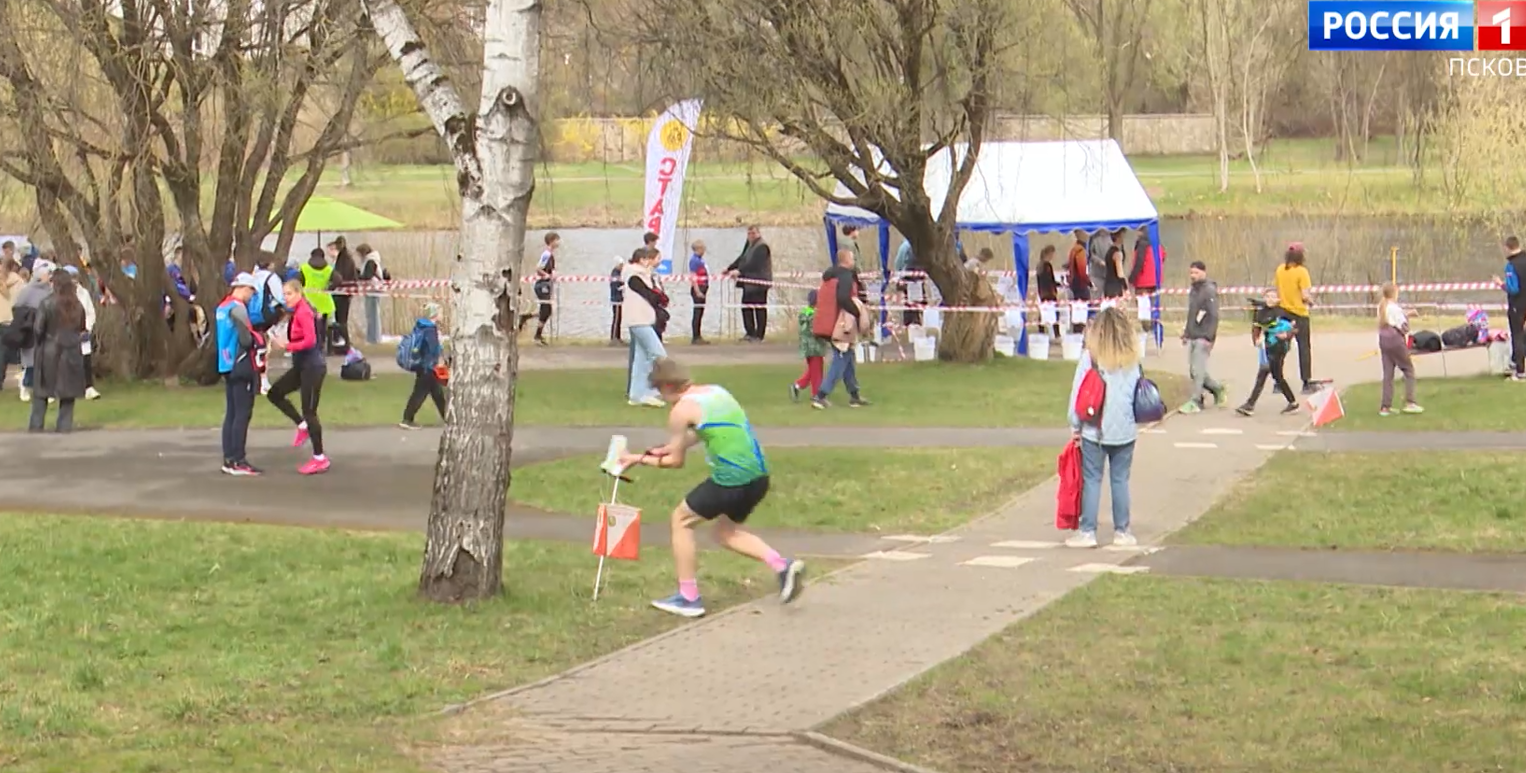 От 8 до 82 лет: в Псковской области соревнуются ориентировщики со всей России