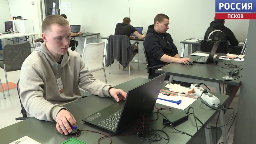 Практика для студентов и кадры для региона: в Псковской области стартовал чемпионат высоких технологий