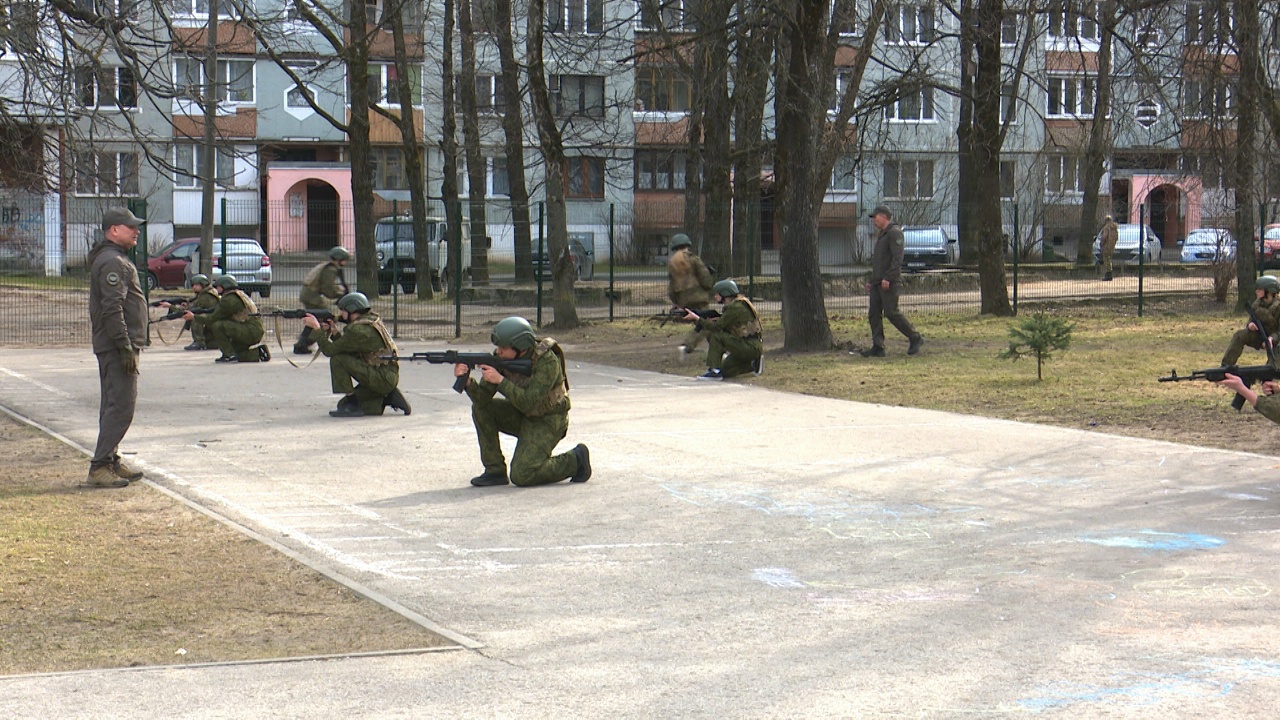 Муниципальный этап "Зарницы 2.0" близко: "Вести" посмотрели, как псковский лицей "Развитие" готовится к игре