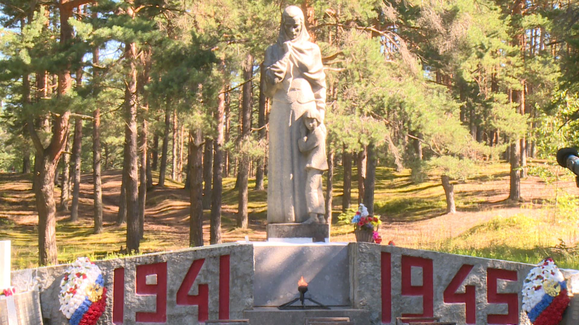 В Печорах вспоминают героев, освободивших город от фашистов 82 года назад