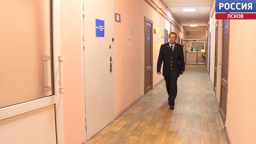 Более 20 участковых борются за звание "Народного" в Псковской области