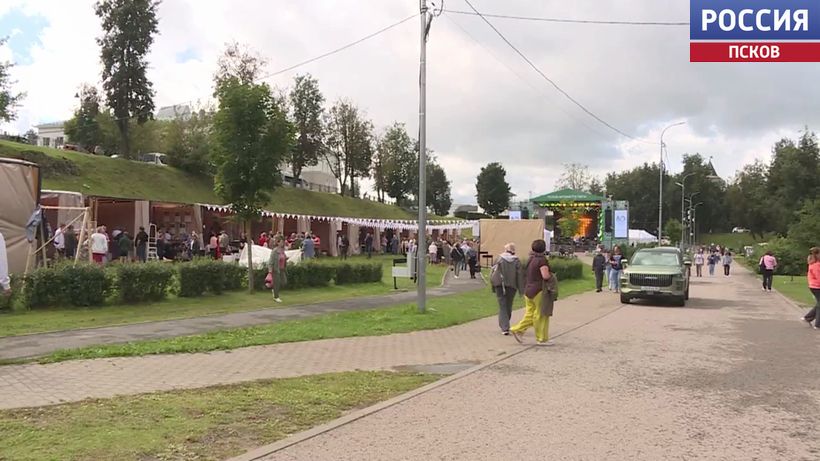 "Россия начинается здесь": в Пскове открывается выставка к 82-летию региона