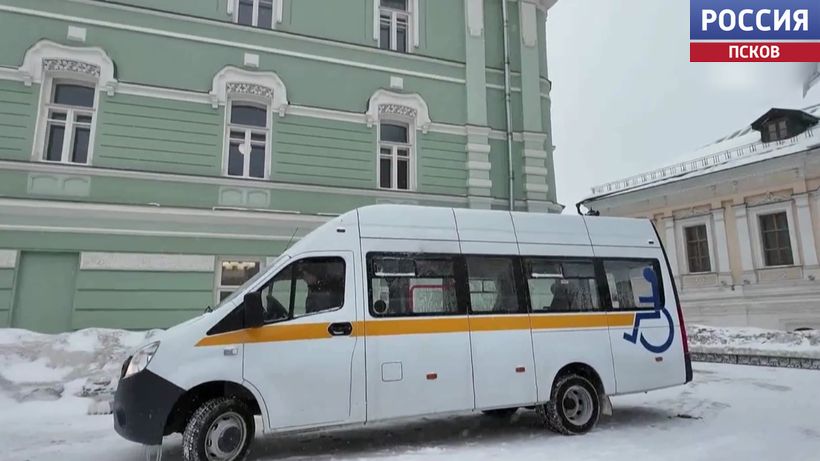 Автомобиль для маломобильных граждан передали Паломническому центру для ветеранов СВО в Печорах