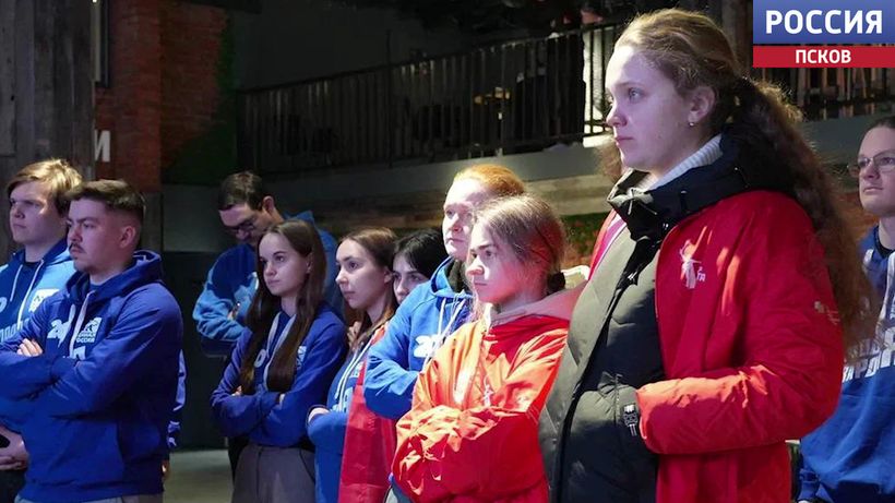 Две псковские студентки отправились в гуманитарную миссию и будут помогать медикам в Луганске и населению в Мариуполе