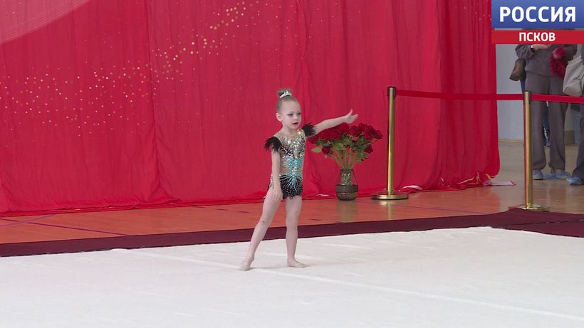 В Пскове прошел открытый турнир "Королева зимы": более 200 гимнасток боролись за звание сильнейшей 