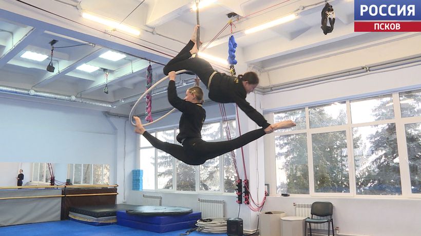 Оттачивали до идеала. Псковские спортсменки завоевали путевку на Чемпионат мира по воздушной гимнастике