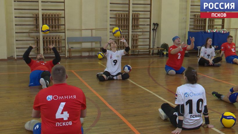 Пропадают в спортзале до глубокой ночи. Команда по волейболу сидя "Неваляшки" готовится к Кубку России