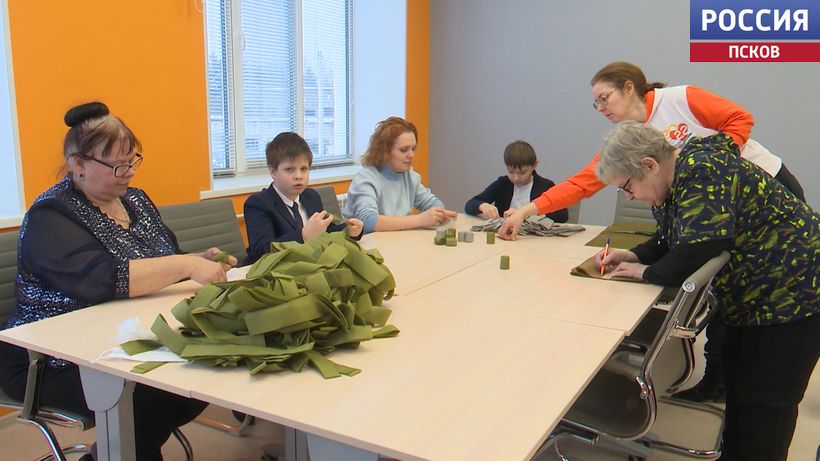 Поставили на поток. Благодаря чему волонтерам из Плюссы удается делать больше окопных свечей и маскировочных сетей?