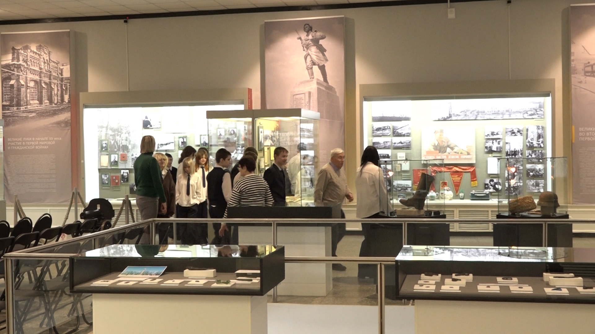 Великие Луки празднуют освобождение от фашистов: героизм защитников стал символом мужества и стойкости