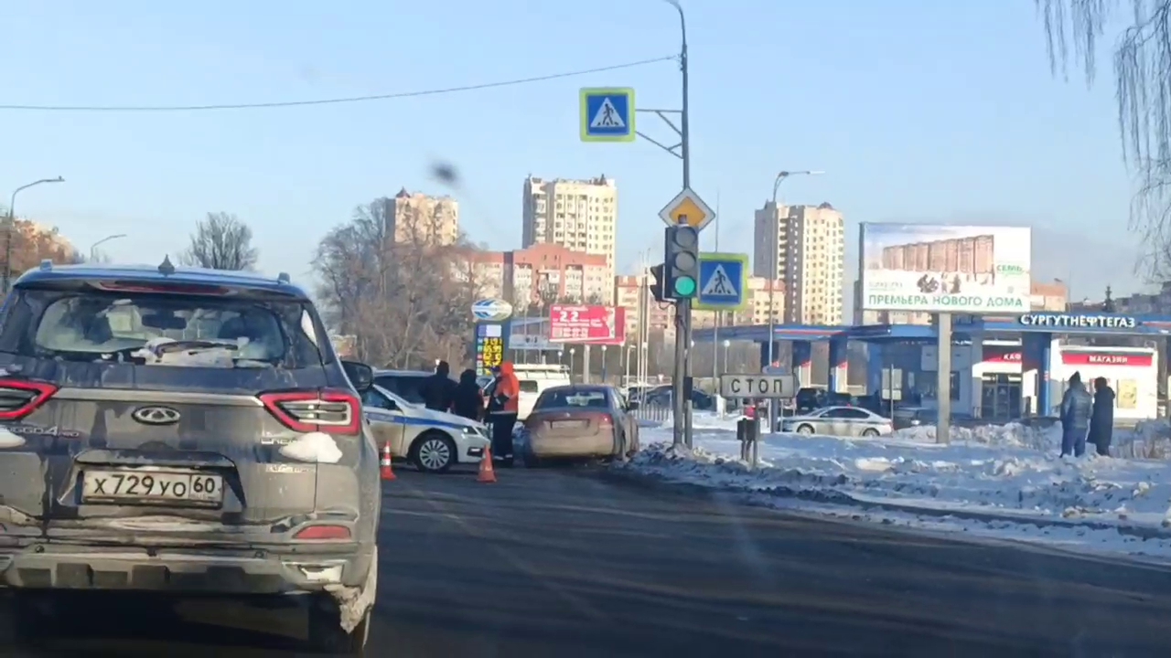 Три человека пострадали сегодня в результате на Рижском проспекте