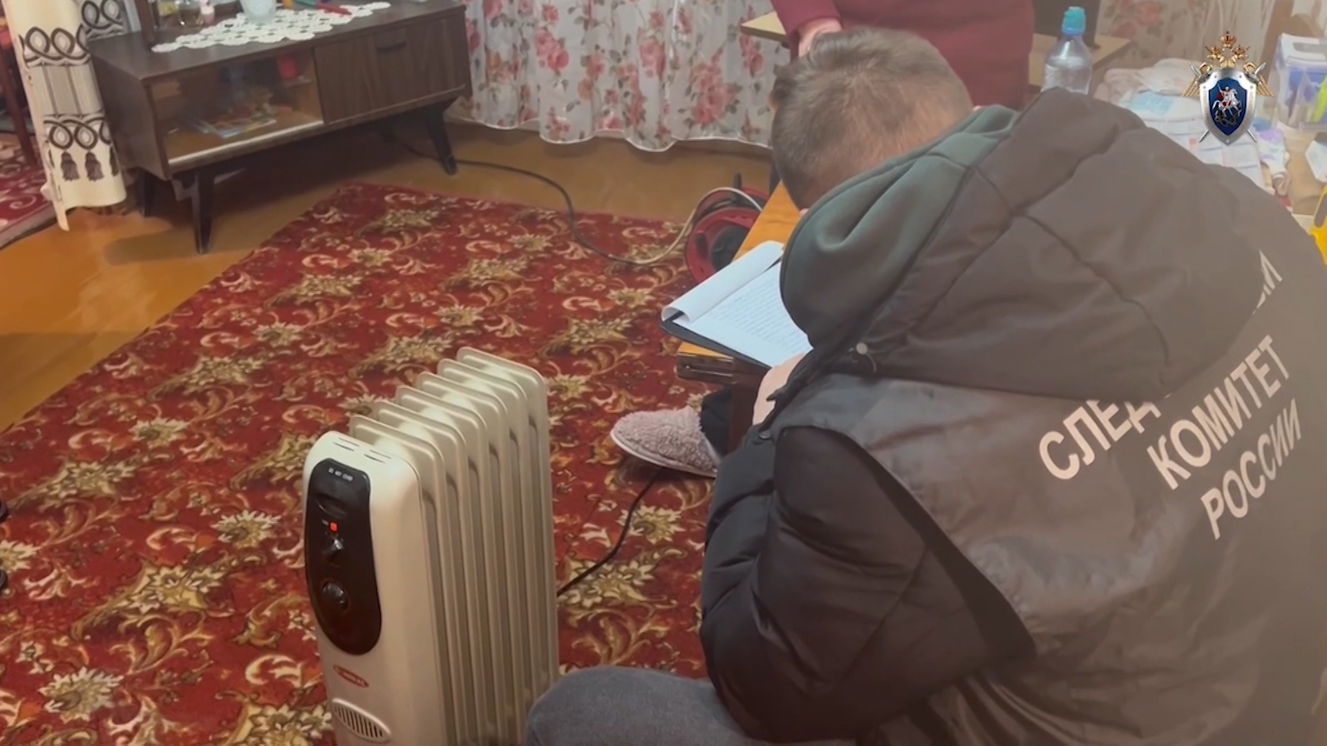  За +8 в квартирах главу Плюсского округа и директора теплосетей привлекли к ответственности