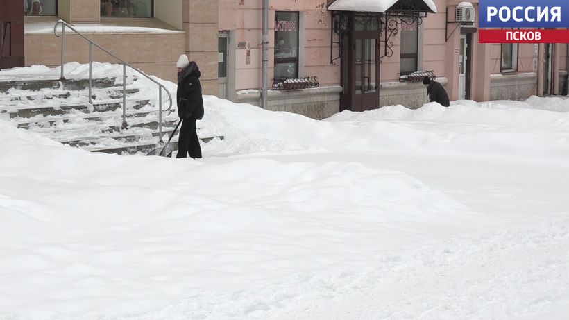 Великие Луки засыпало: установлен исторический рекорд по высоте снежного покрова