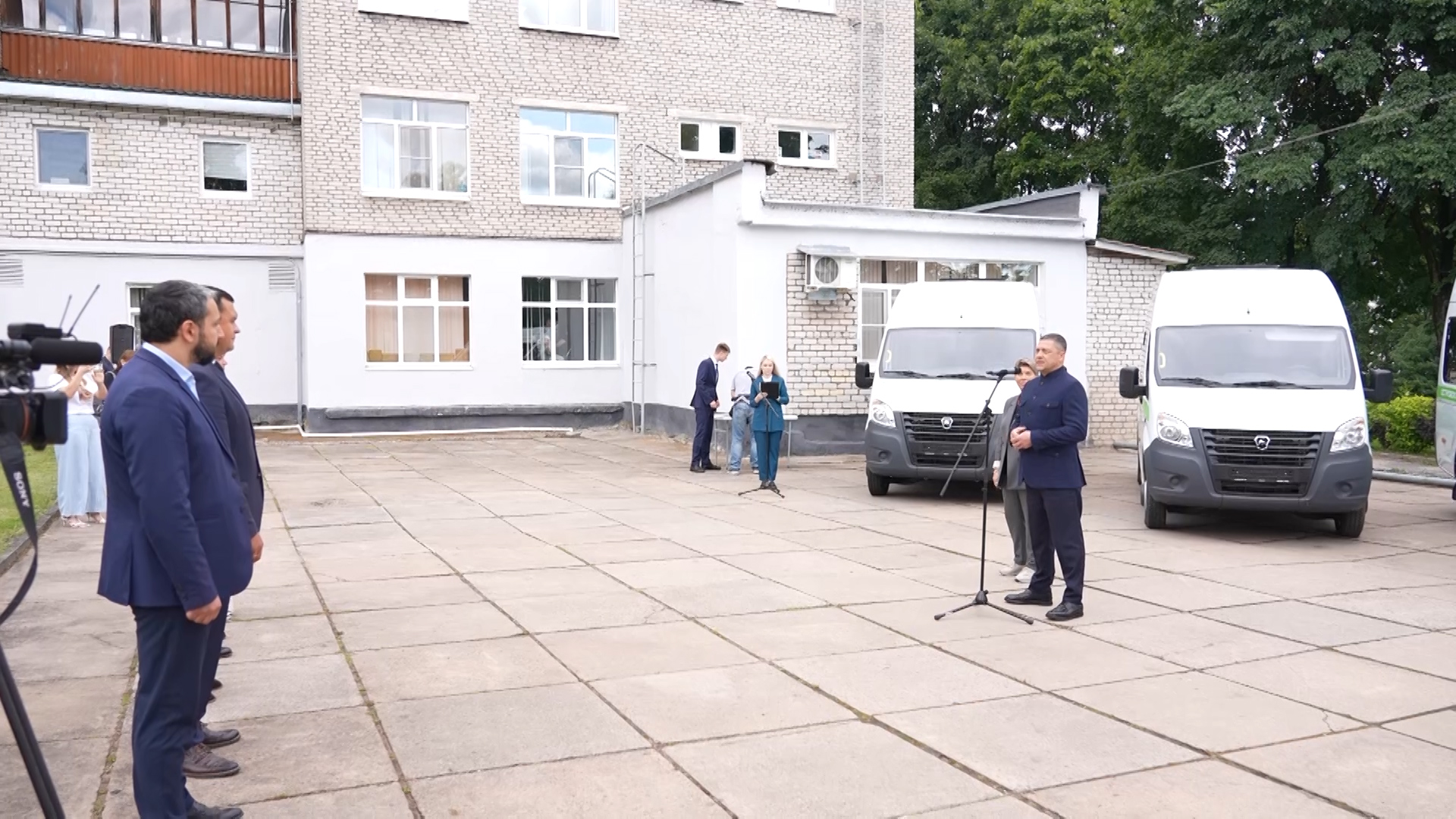 Парк медицинских учреждений Псковской области пополнили новые автомобили
