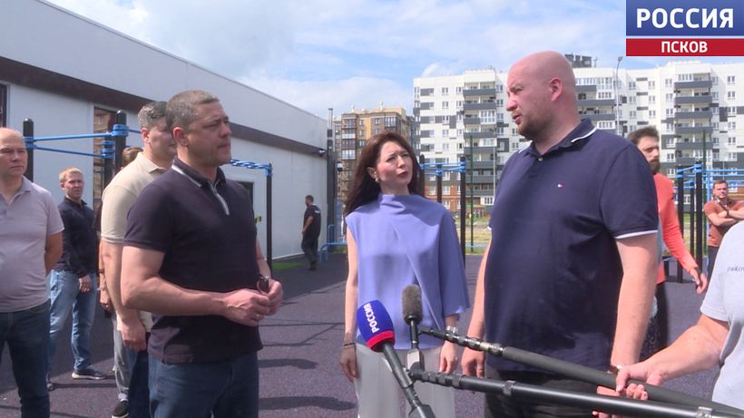 Парковка, детская площадка и панна-футбол: что появилось на улице Звездной в Пскове