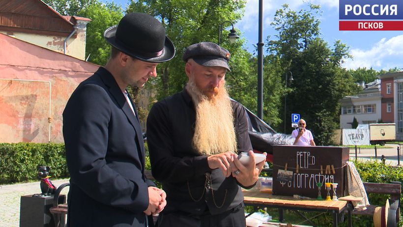 Камера деревянная, фотографии - живые. "Вести" познакомились с известным ретрофотографом и сделали фото на память