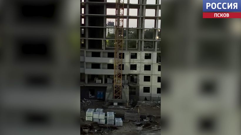 Эксклюзив: жители Пскова сняли на видео прогулку по башенному крану