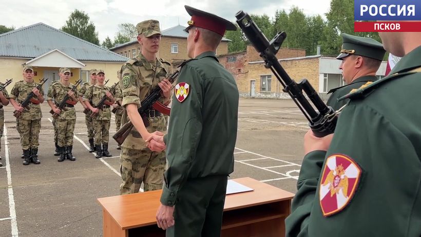 Псковичи, призванные на службу в Росгвардию, приняли присягу в Сыктывкаре