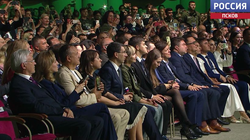 Люди, которые вдохновляют. Чем по праву гордятся псковские волонтеры Народного фронта? 