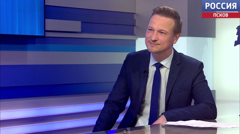  Александр Сорокин рассказал о подготовке к выпускным, строительстве школ и преображении учебных заведений в Псковской области