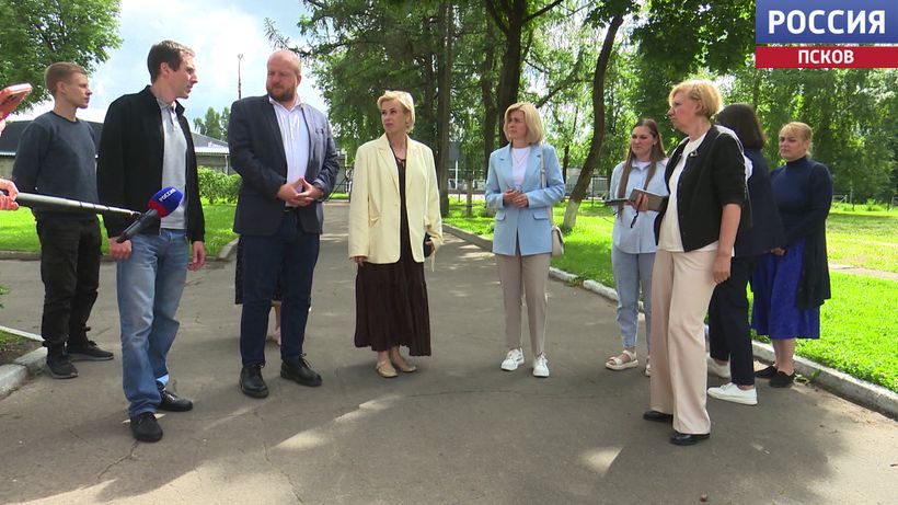 От дорог до детской площадки: жители Завокзалья вместе с депутатом Алесей Михачевой обсудили планы по благоустройству