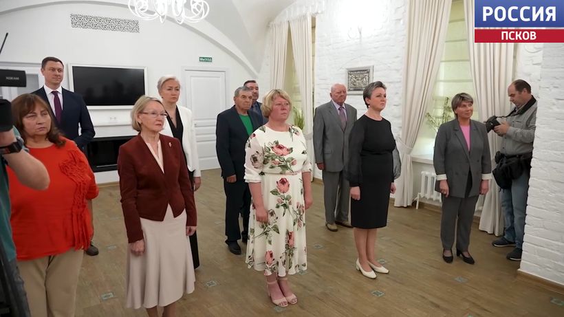 Лучшие медики Псковской области получили награды в День медицинского работника