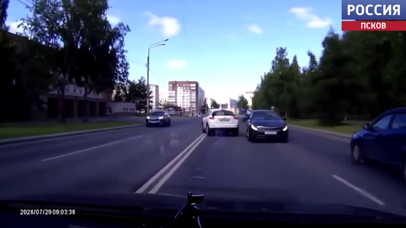 7,5 тысяч штрафа получила псковичка за выезд на встречку в Пскове