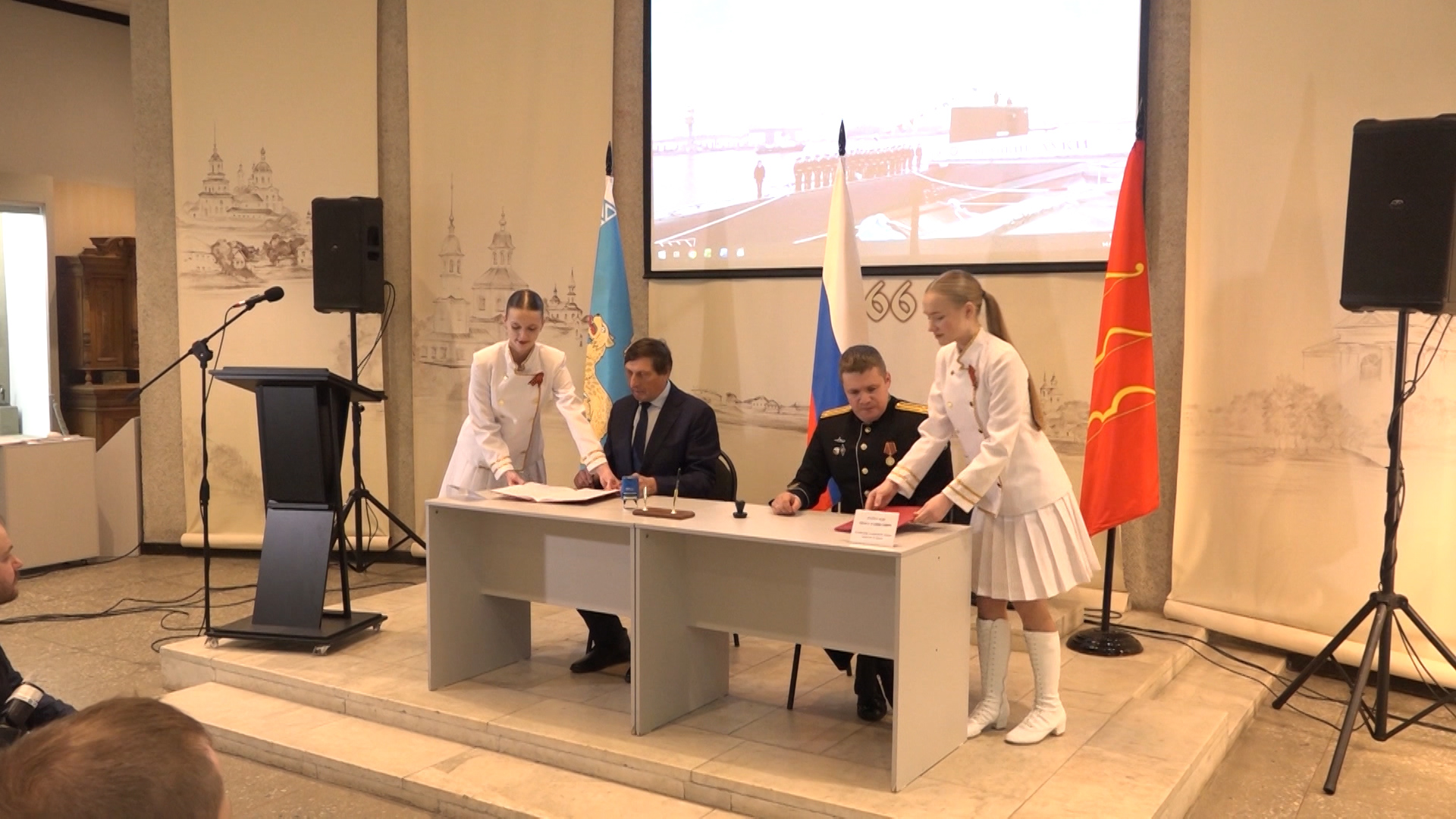 Больше, чем формальный акт. Николай Козловский подписал соглашение о сотрудничестве с командованием подводной лодки "Великие Луки"