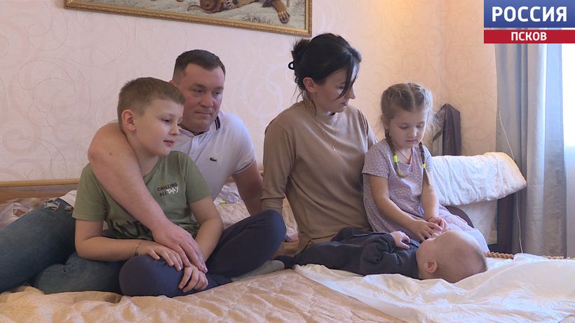 Опора и защита. "Вести" познакомились с большой семьей Васильевых и узнали, как сегодня многодетным помогает государство