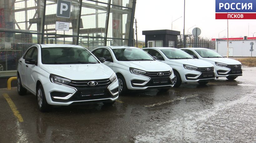 Пострадавшим на производстве псковичам вручили ключи от новых автомобилей